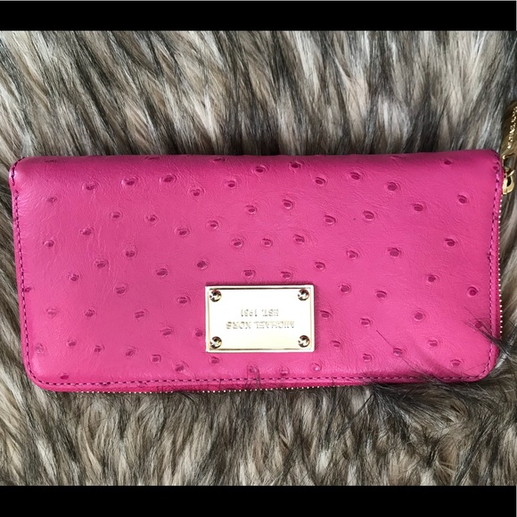 Michael Kors Handbags - Michael Kors Wallet